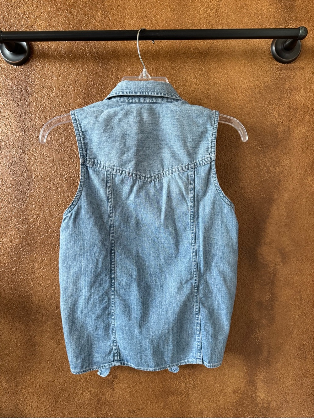 J Crew Women’s Blue Denim Sleeveless Western Pearl Snap Tie Front Shirt Size XXS - Picture 5 of 6
